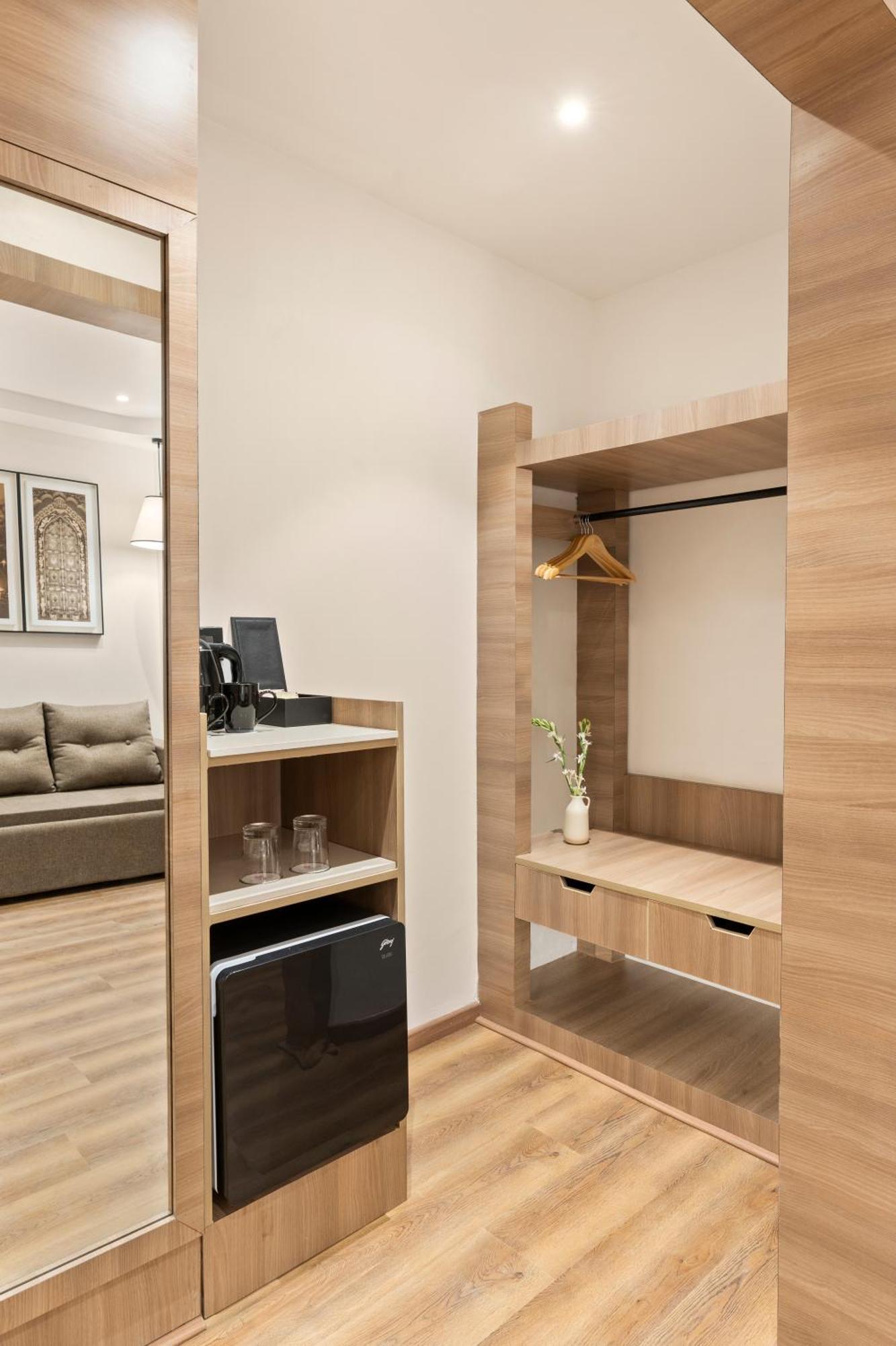 Country Inn Ayodhya - Opposite Airport 외부 사진