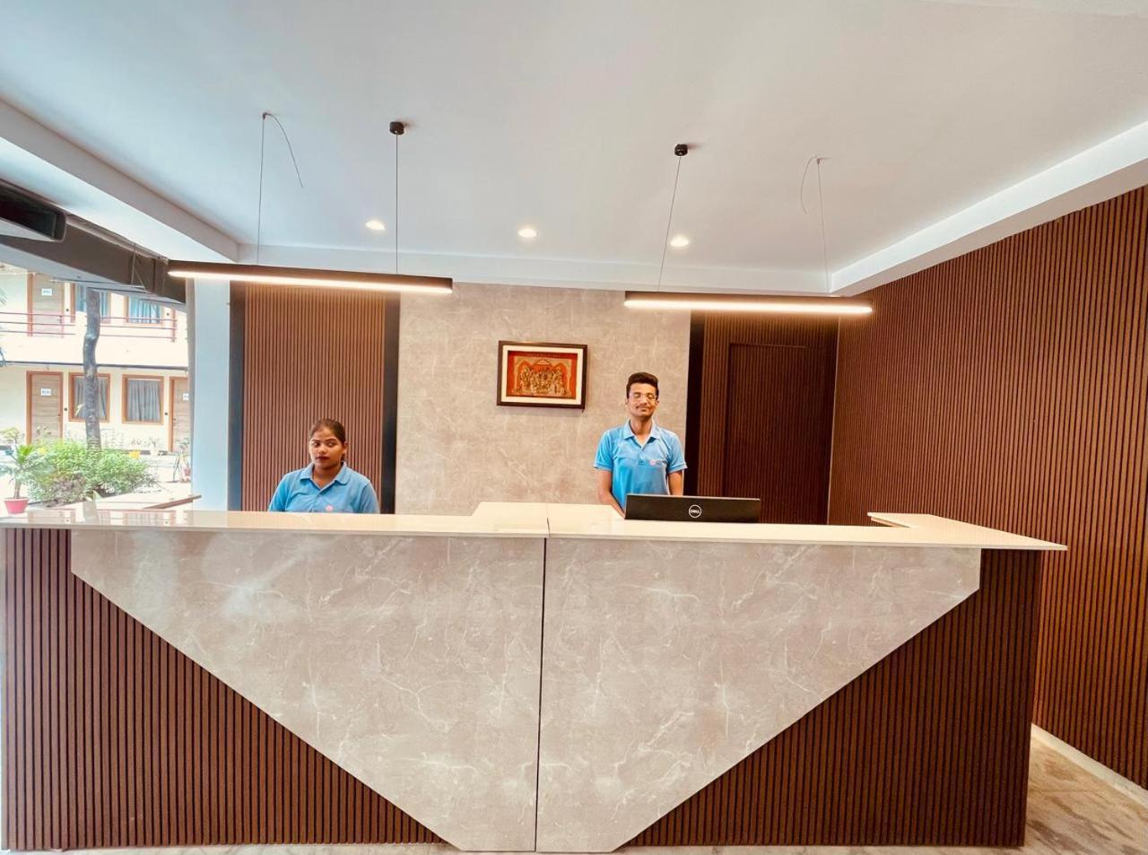 Country Inn Ayodhya - Opposite Airport 외부 사진